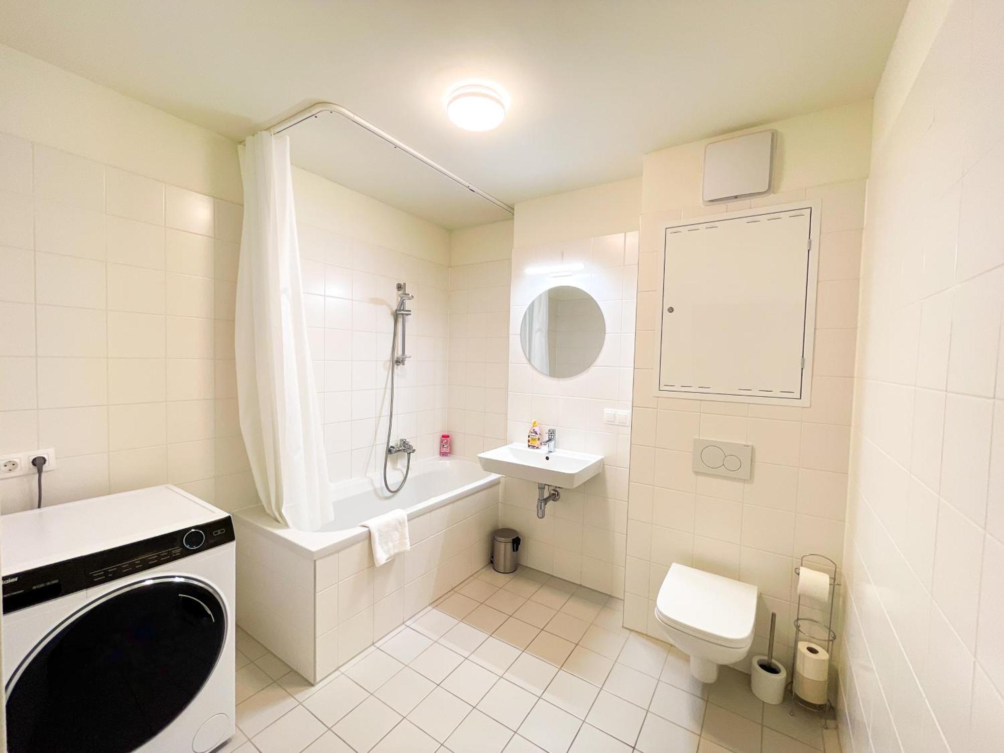 Whats-app Self-check-in - 1br Apartment, Near Airport,15 Min To Center Wien