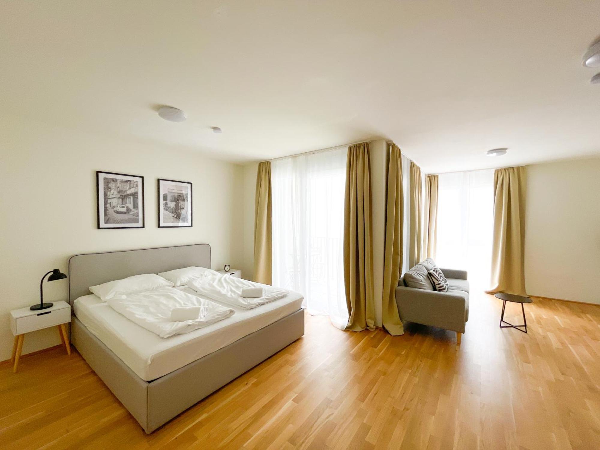Whats-app Self-check-in - 1br Apartment, Near Airport,15 Min To Center * Wien