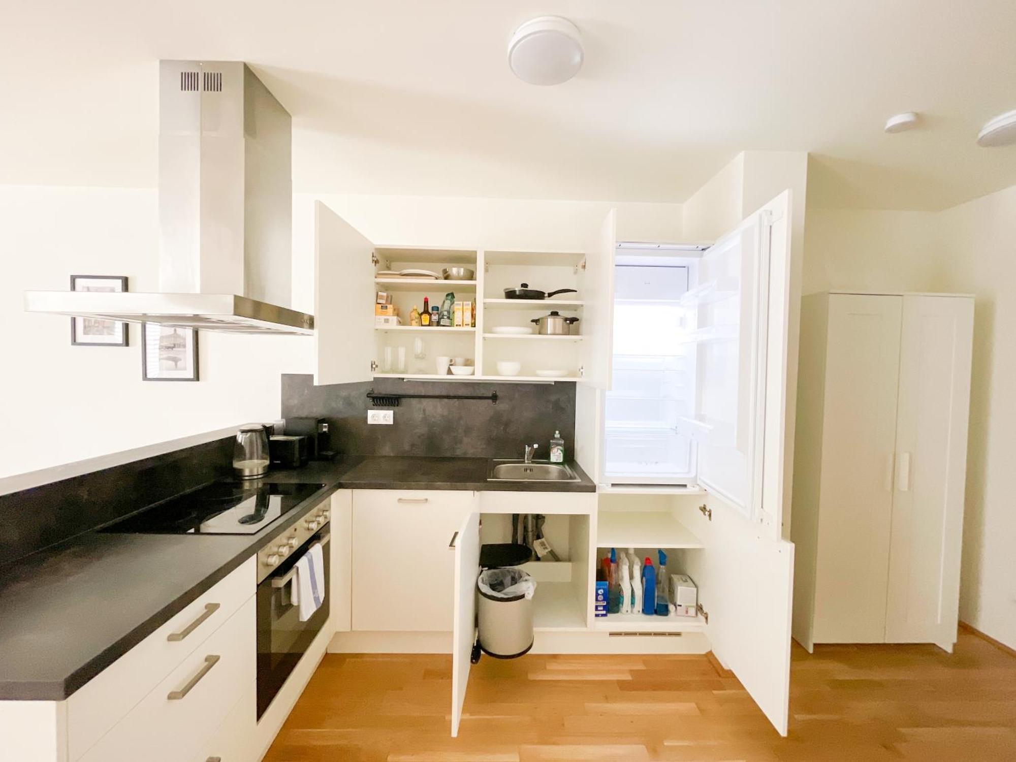 Whats-app Self-check-in - 1br Apartment, Near Airport,15 Min To Center Apartment