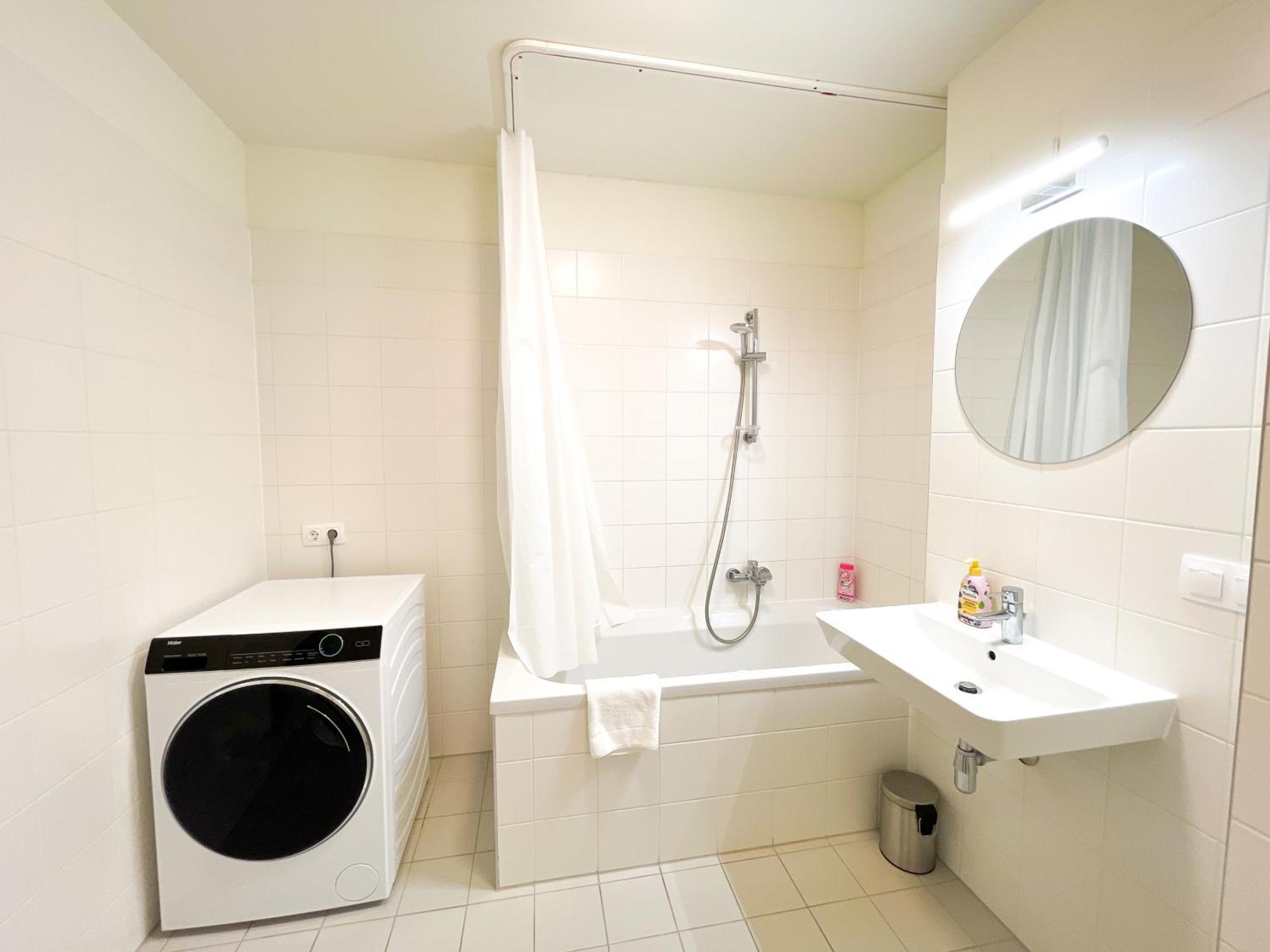 Apartment Whats-app Self-check-in - 1br Apartment, Near Airport,15 Min To Center Wien