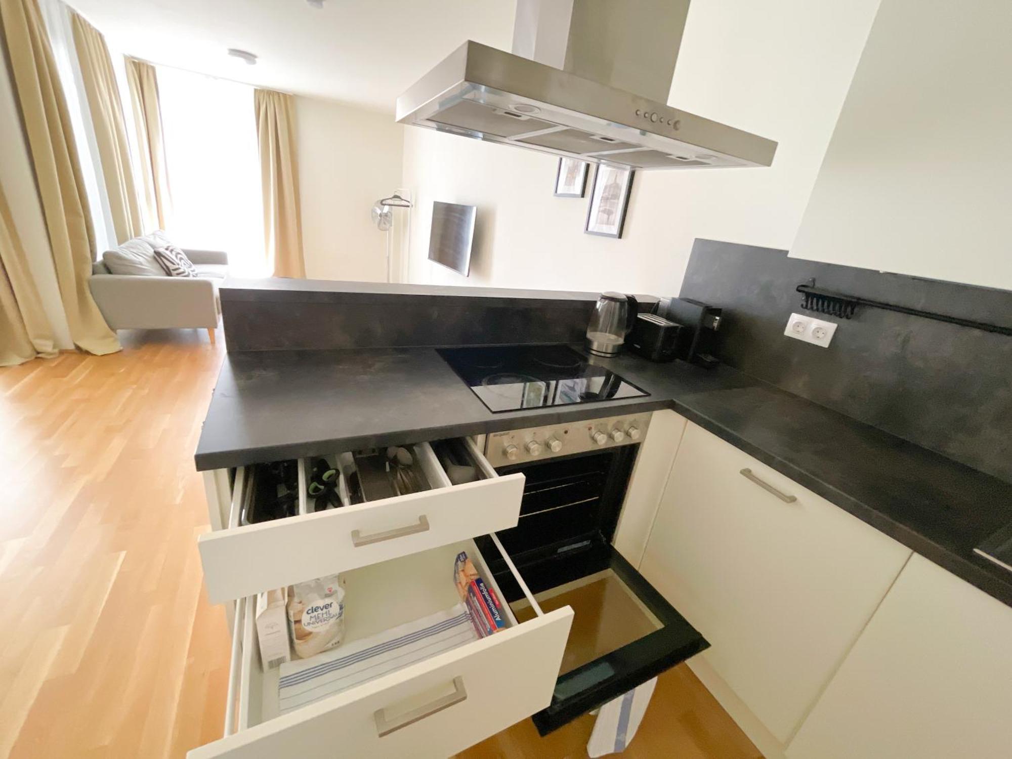 Whats-app Self-check-in - 1br Apartment, Near Airport,15 Min To Center